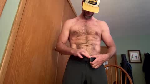 Snapshot of tokyodude12 chatting on 09.11.25 The Beekeeper online show from 09.11.25