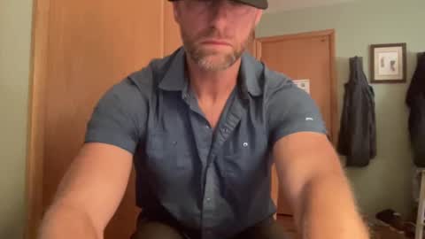 Snapshot of tokyodude12 chatting on 09.12.25 The Beekeeper online show from 09.12.25