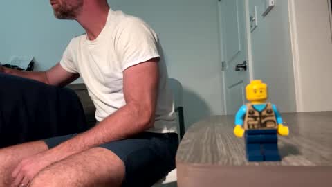 Snapshot of tokyodude12 chatting on 09.27.25 The Beekeeper online show from 09.27.25