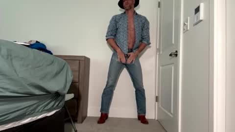 Snapshot of tokyodude12 chatting on 11.24.25 The Beekeeper online show from 11.24.25