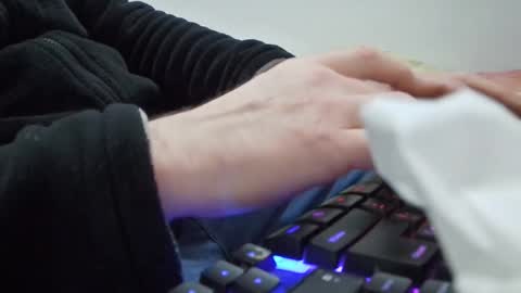 toloneo1 online show from 04.01.26