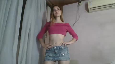 Snapshot of tom316972 chatting on 12.10.24 Flor online show from 12.10.24