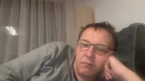 Snapshot of tom6644 chatting on 12.04.25 Tom online show from 12.04.25