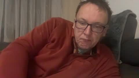 Snapshot of tom6644 chatting on 12.18.25 Tom online show from 12.18.25