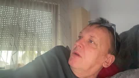 Tom online show from 02.10.26