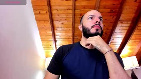 Snapshot of tom_bailey_ chatting on 11.24.25 online show from 11.24.25