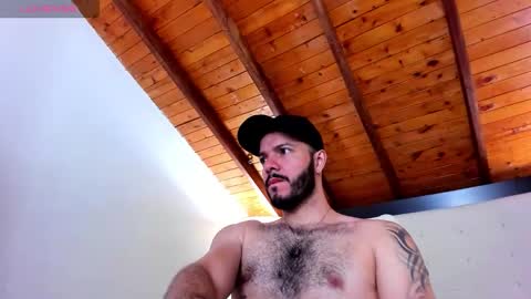 Snapshot of tom_bailey_ chatting on 11.28.25 online show from 11.28.25