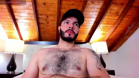 Snapshot of tom_bailey_ chatting on 11.29.25 online show from 11.29.25