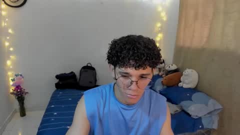 Snapshot of tom_blue10 chatting on 11.20.25 Tom Blue online show from 11.20.25