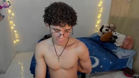 Snapshot of tom_blue10 chatting on 12.17.25 Tom Blue online show from 12.17.25