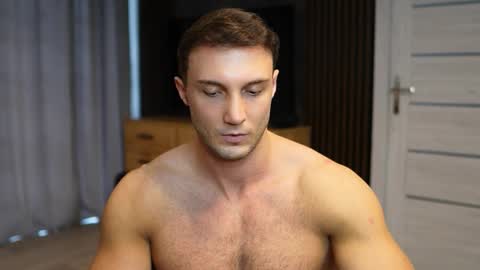 Snapshot of tom_fordd chatting on 09.10.25 Tom online show from 09.10.25