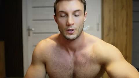 Snapshot of tom_fordd chatting on 09.19.25 Tom online show from 09.19.25