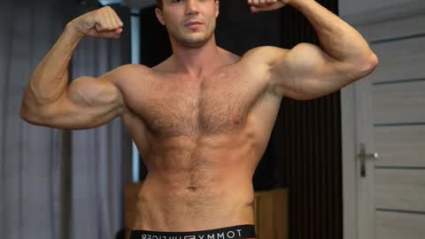 Snapshot of tom_fordd chatting on 09.26.25 Tom online show from 09.26.25