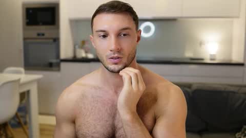 Snapshot of tom_fordd chatting on 11.11.25 Tom online show from 11.11.25