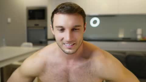 Snapshot of tom_fordd chatting on 12.04.25 Tom online show from 12.04.25