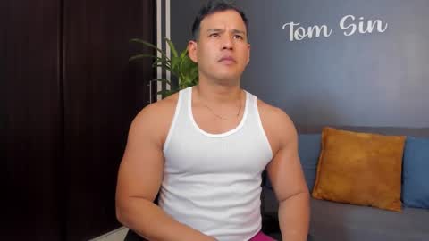 Tom Sin online show from 03.07.25