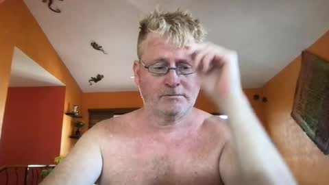 Snapshot of tomascausa chatting on 07.21.26 Hola online show from 07.21.26
