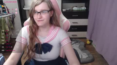 Snapshot of tomato_tease chatting on 09.19.25 tomato_tease online show from 09.19.25
