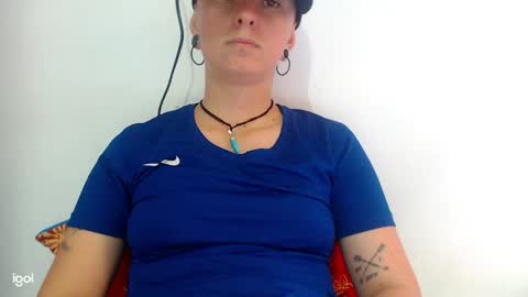 Snapshot of tomboyblue chatting on 12.02.24 Blue online show from 12.02.24