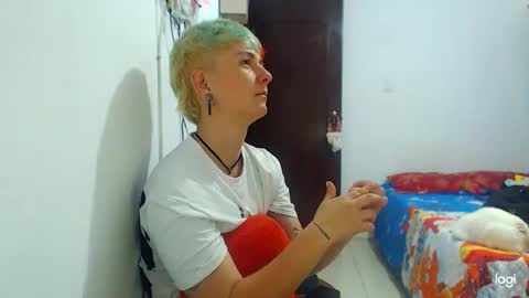Snapshot of tomboyblue chatting on 12.04.24 Blue online show from 12.04.24