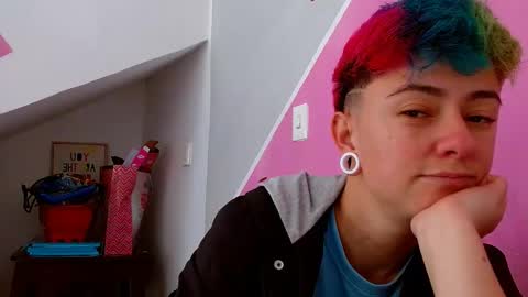 Snapshot of tomboyblue chatting on 10.18.25 Blue online show from 10.18.25