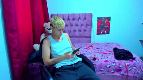 Snapshot of tomboygirl69 chatting on 12.28.24 tomboygirl69 online show from 12.28.24