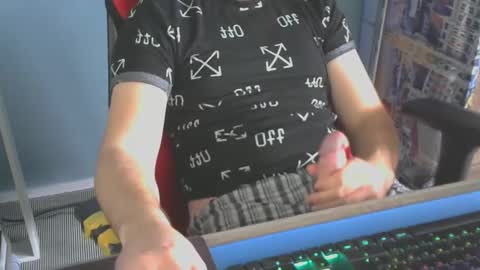 Snapshot of tomin3m chatting on 12.08.24 tomin3m online show from 12.08.24