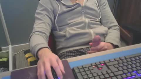 Snapshot of tomin3m chatting on 02.03.25 tomin3m online show from 02.03.25