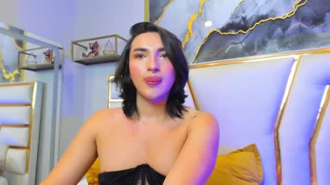Snapshot of tomlondon_ chatting on 03.05.25 online show from 03.05.25