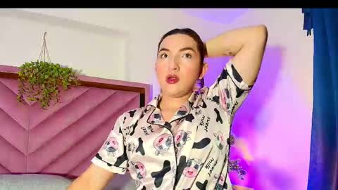 Snapshot of tomlondon_ chatting on 10.16.25 online show from 10.16.25