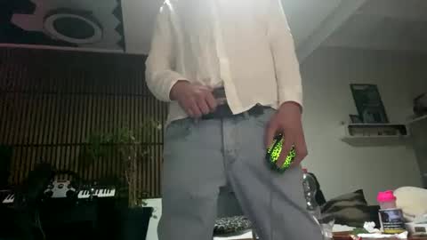 Snapshot of tommit84 chatting on 03.12.25 tommit84 online show from 03.12.25