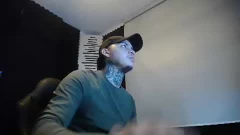 Snapshot of tommmycortez chatting on 10.25.25 tommmycortez online show from 10.25.25