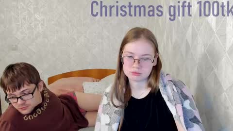 Snapshot of tommy_and_katie chatting on 12.25.24 Tommy loves Katie online show from 12.25.24