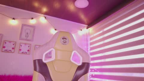 Blue  online show from 04.12.26