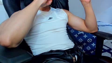 Snapshot of tommy_bred chatting on 02.07.25 Twitter BreddTommy IG tommy bredd online show from 02.07.25
