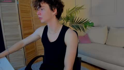 Snapshot of tommy_jamm chatting on 02.25.25 Tommy online show from 02.25.25