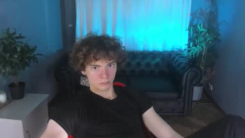 Snapshot of tommy_jamm chatting on 10.06.25 Tommy online show from 10.06.25