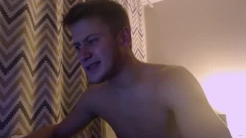 Snapshot of tommy_shak chatting on 10.28.25 Tommy Shak online show from 10.28.25