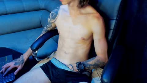 Snapshot of tommy_slater chatting on 01.23.25 Tommy Slater online show from 01.23.25