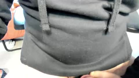 tommysmithjones82 online show from 10.21.25