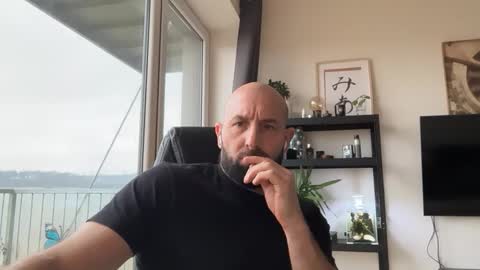 Thomas Fit online show from 12.04.25