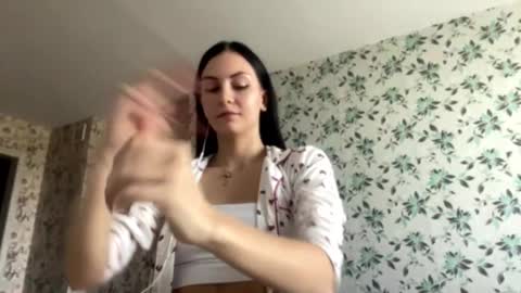 Snapshot of tonettesloss chatting on 09.18.25 Selina online show from 09.18.25