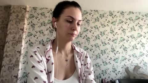 Snapshot of tonettesloss chatting on 09.19.25 Selina online show from 09.19.25