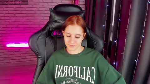 tonya_gray online show from 01.05.25