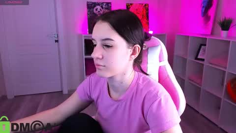 tonya_gray online show from 11.28.25