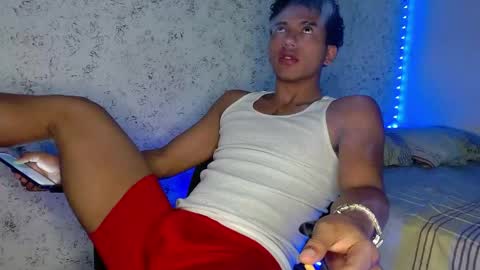 Snapshot of tonydesire_ chatting on 05.11.26 tonydesire_ online show from 05.11.26
