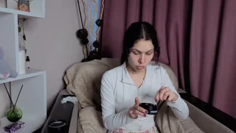 Lyna online show from 11.27.25