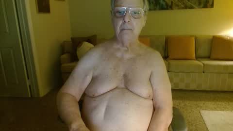 Snapshot of tonysview12000 chatting on 12.05.25 tonysview12000 online show from 12.05.25