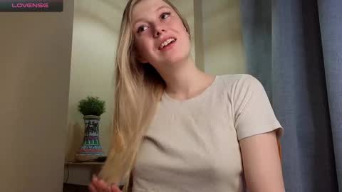 Hey hey Im Megan Pvt open. Im very glad to see you here online show from 02.04.25