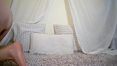 Isabel online show from 02.05.26